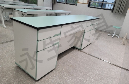 中小學家具